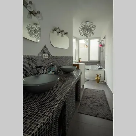 Lofthaus Leaders' Visions Villa *